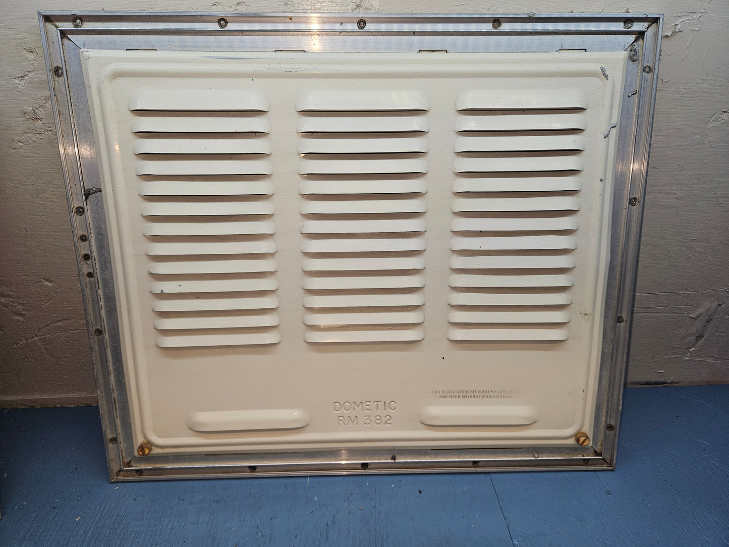 Dometic fridge vent