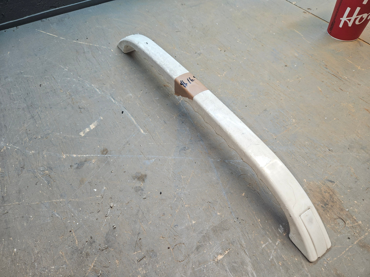 Entry grab handle white
