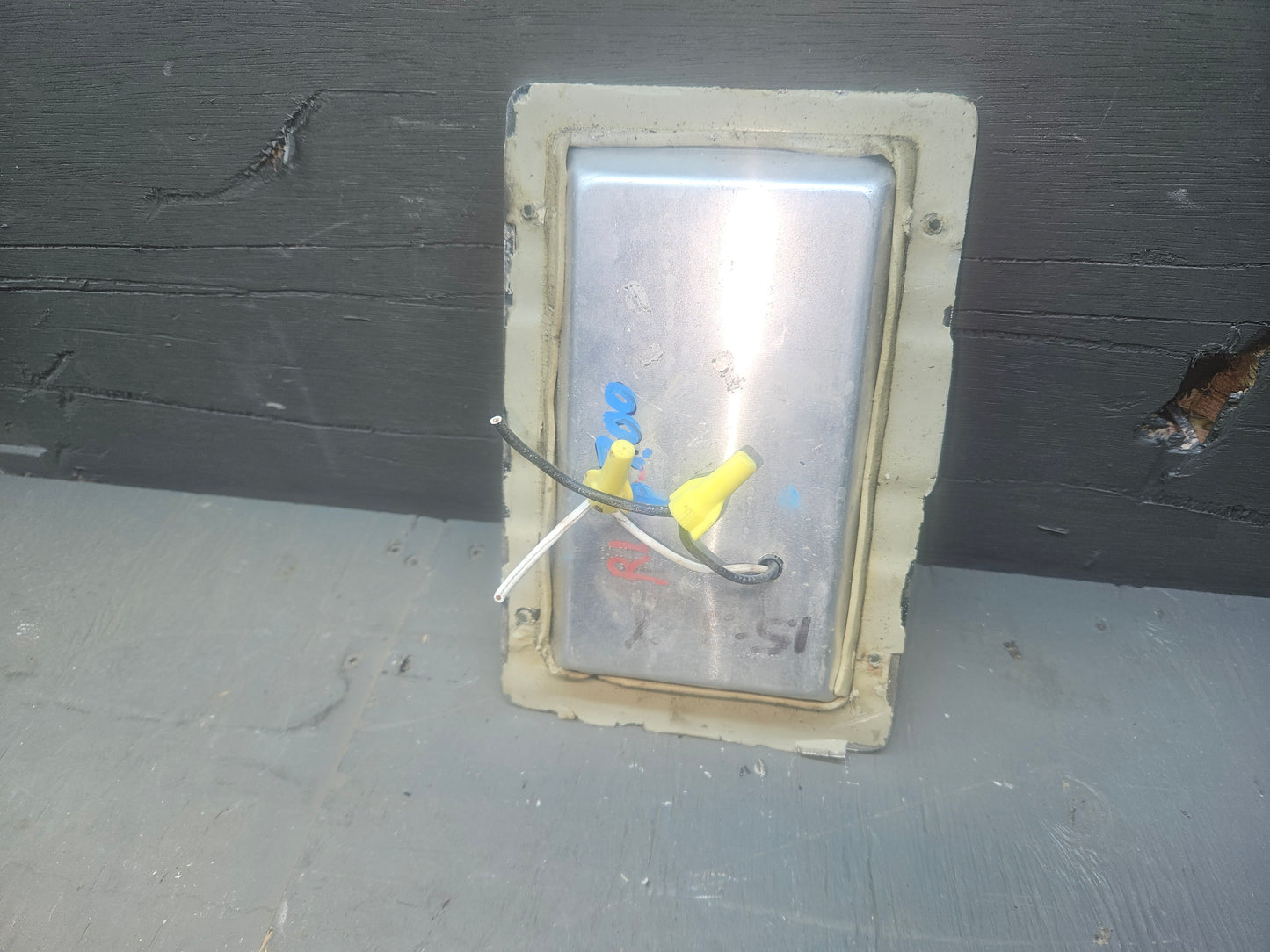 Entry door grab handle lighted