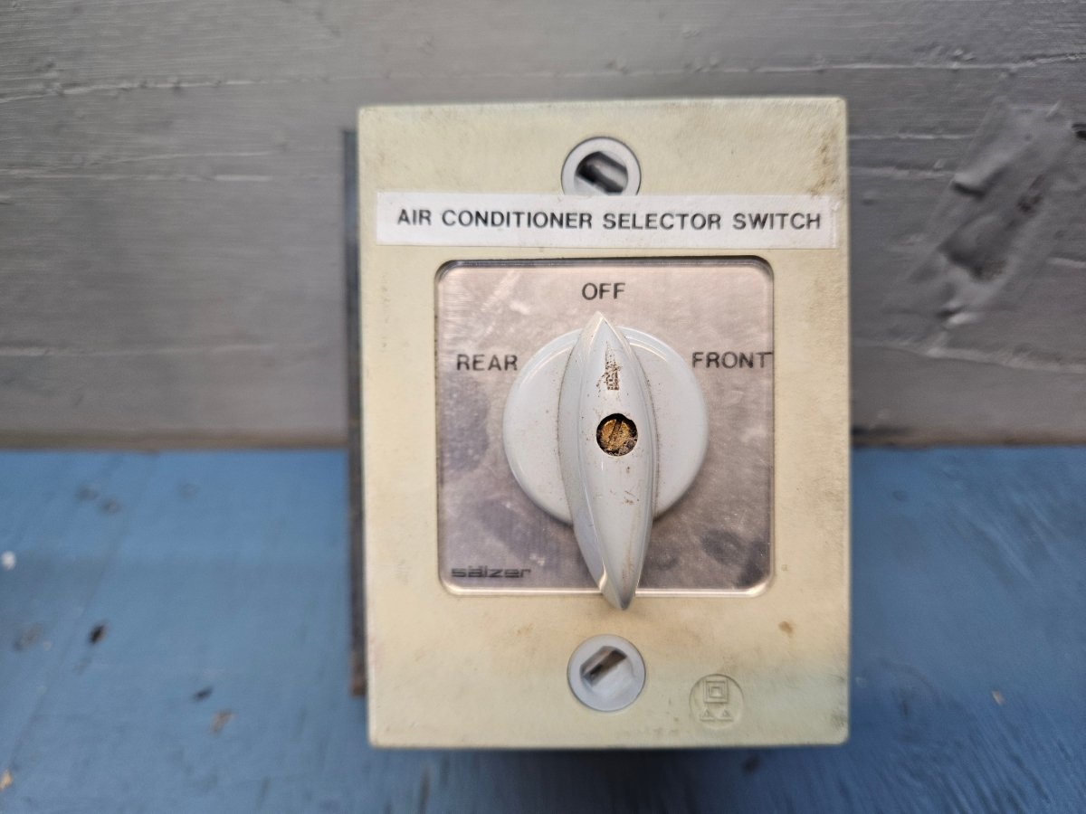 AC selector switch