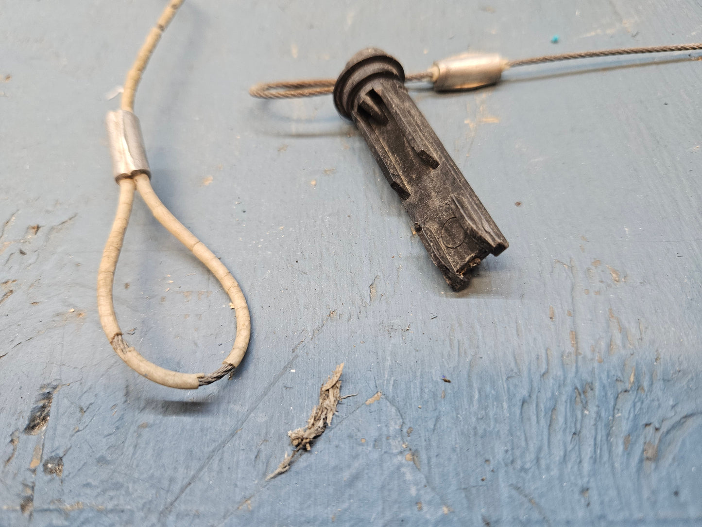 Break away switch cable