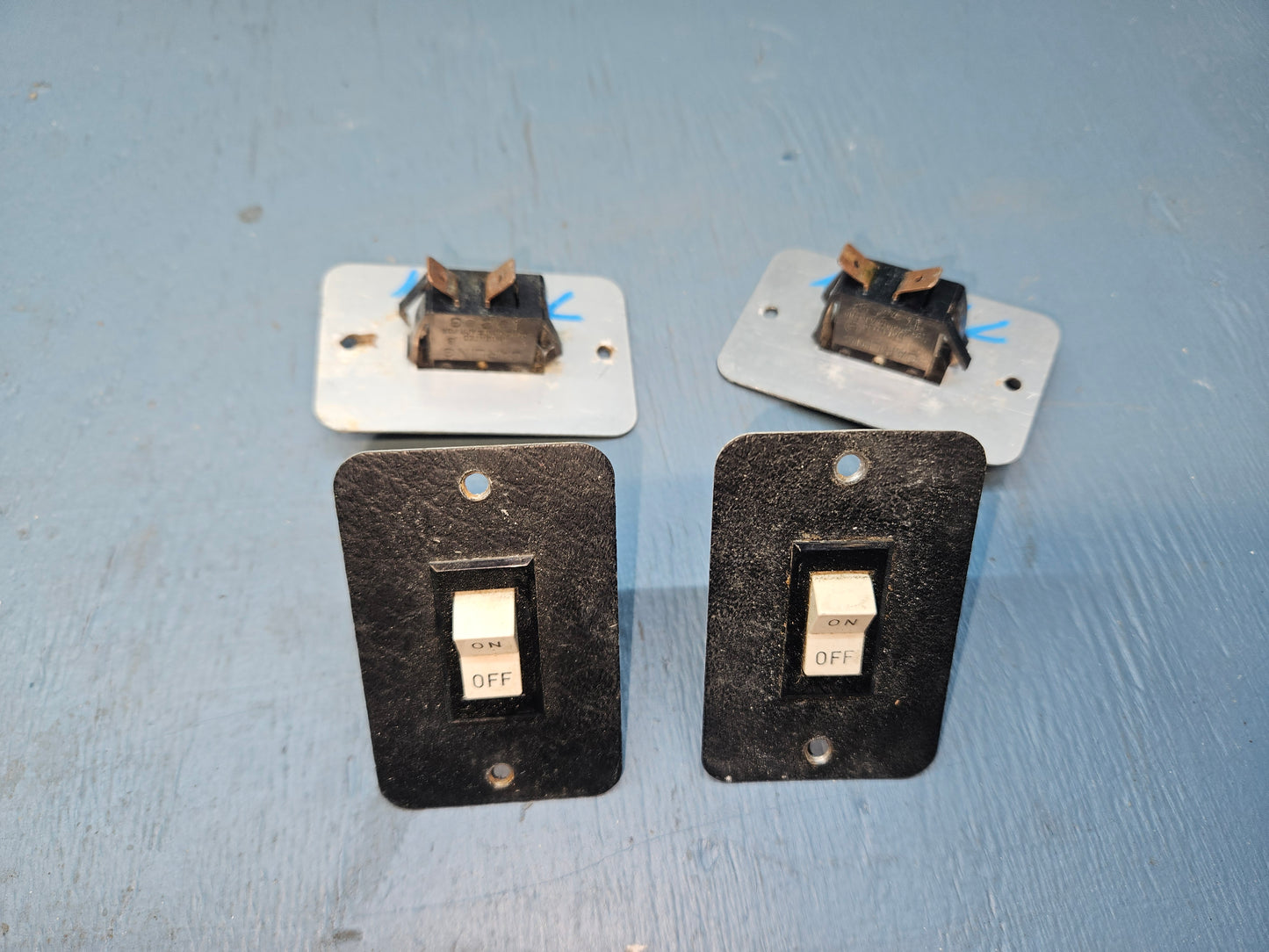 Light switch black