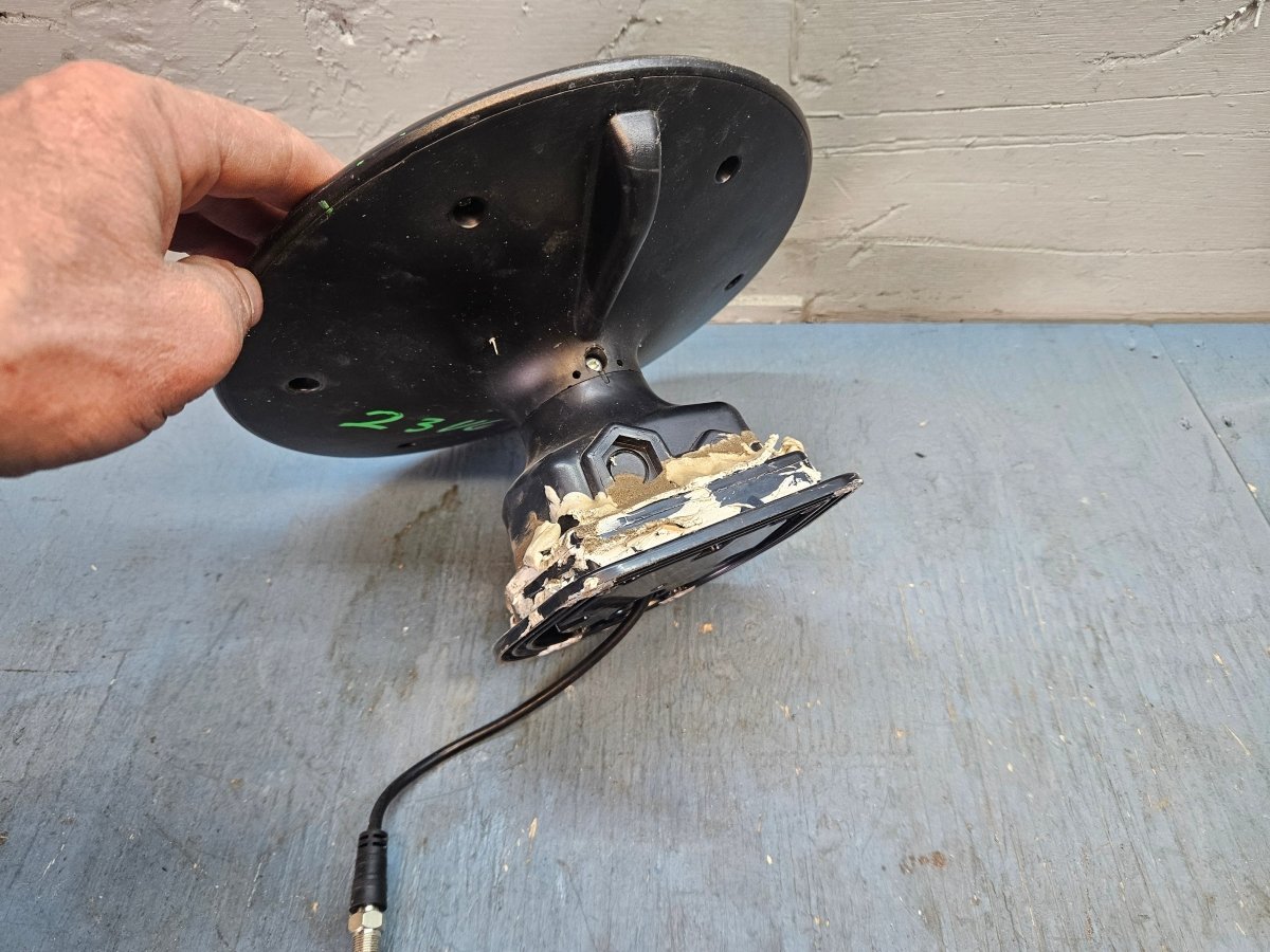 Roof antenna.  King