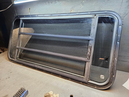Crank window black