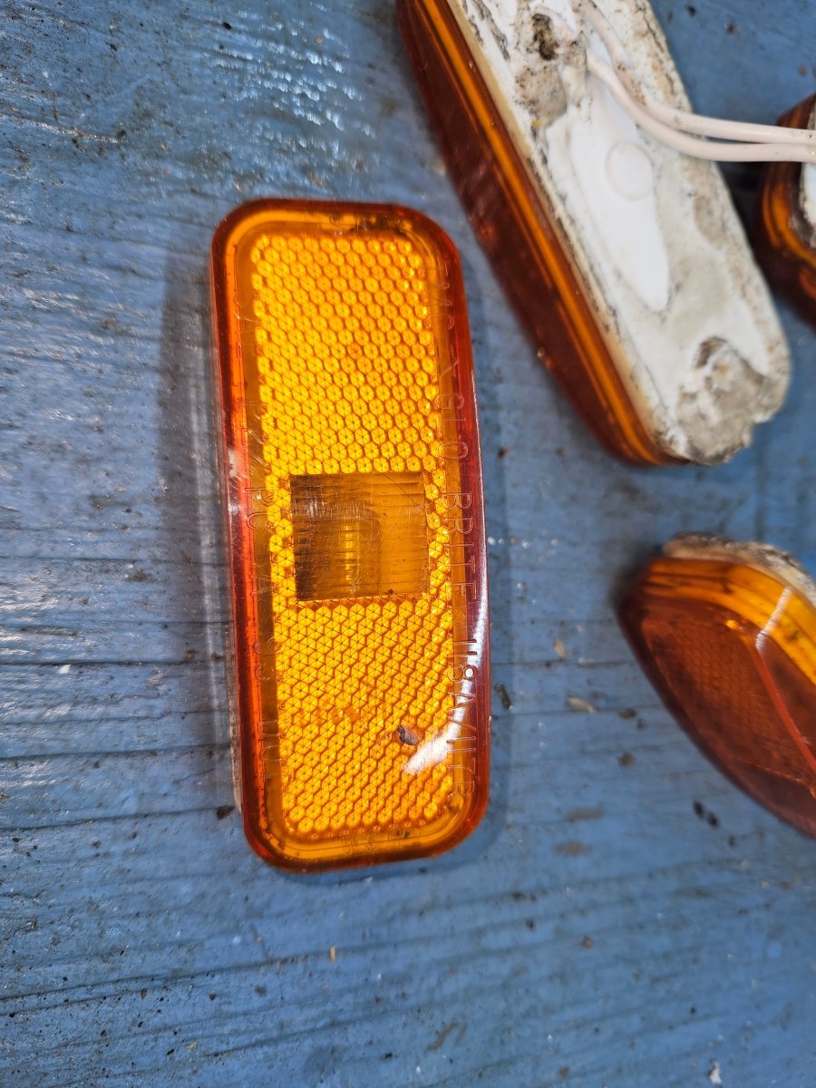 Marker light amber