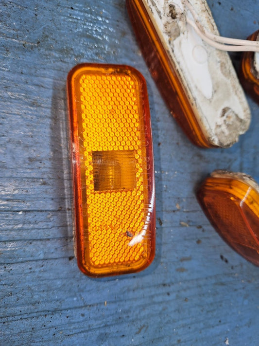Marker light amber