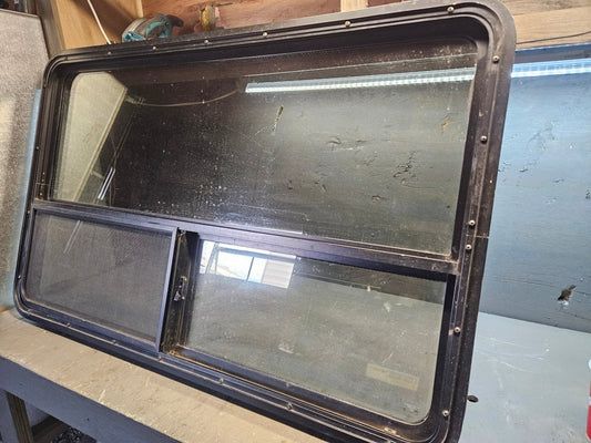 Thermal sliding window black.