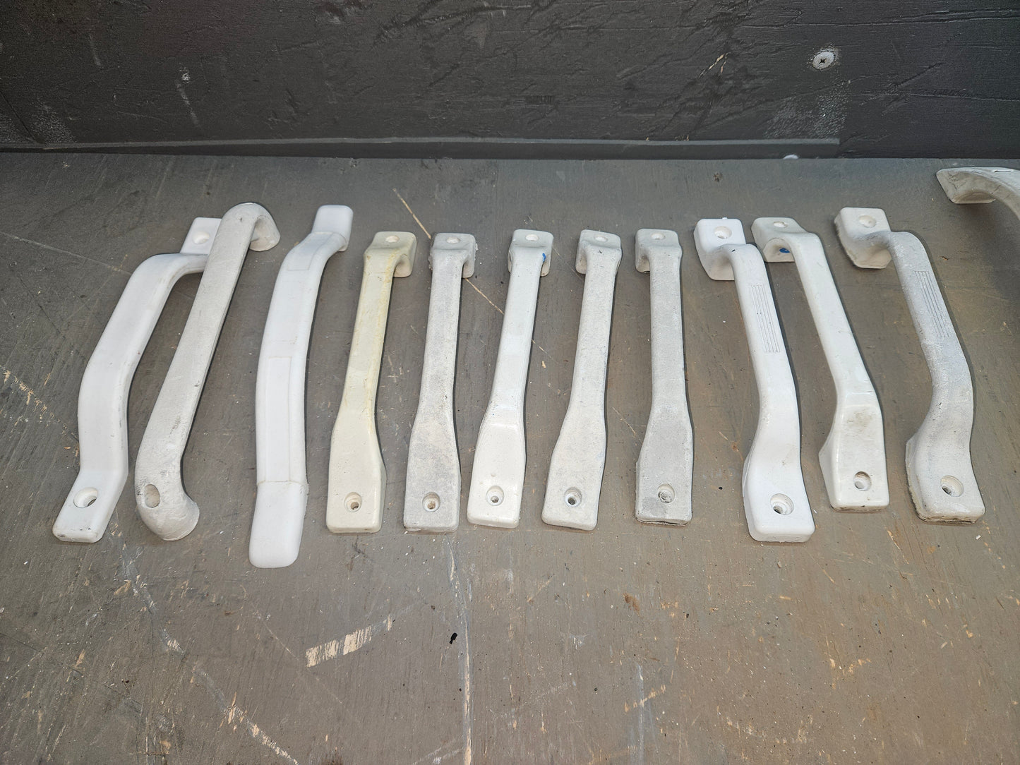 Entry grab handles white