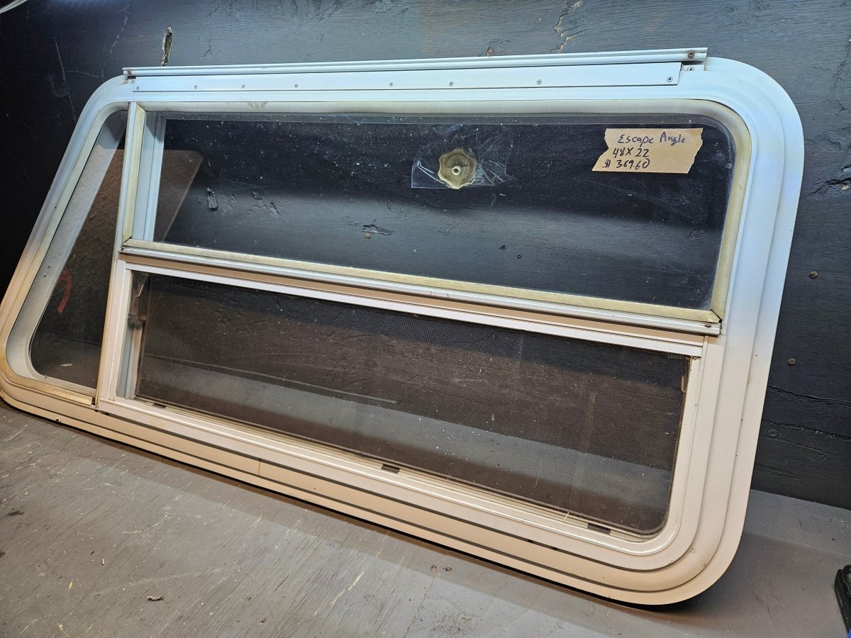 Escape window angle white