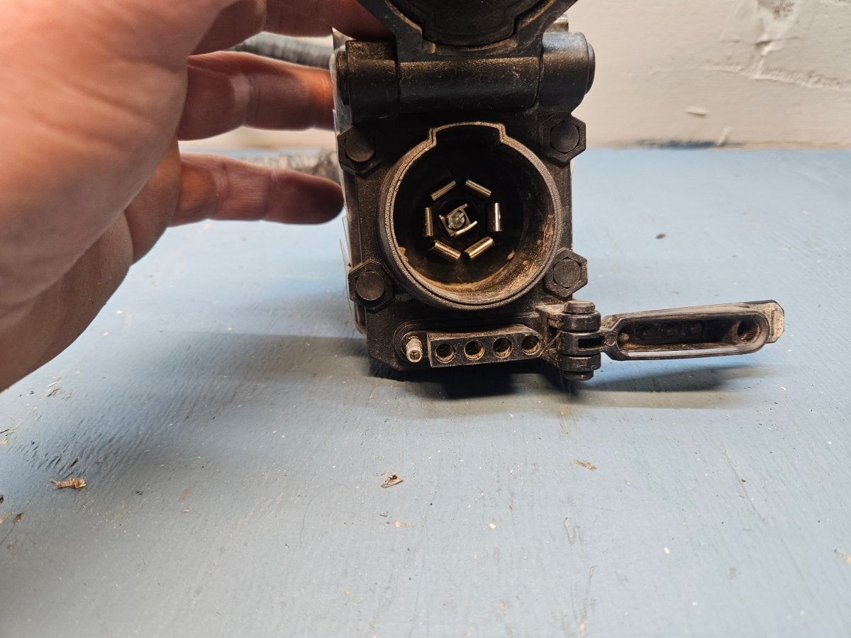 7 and 5 pin plug Hopkins