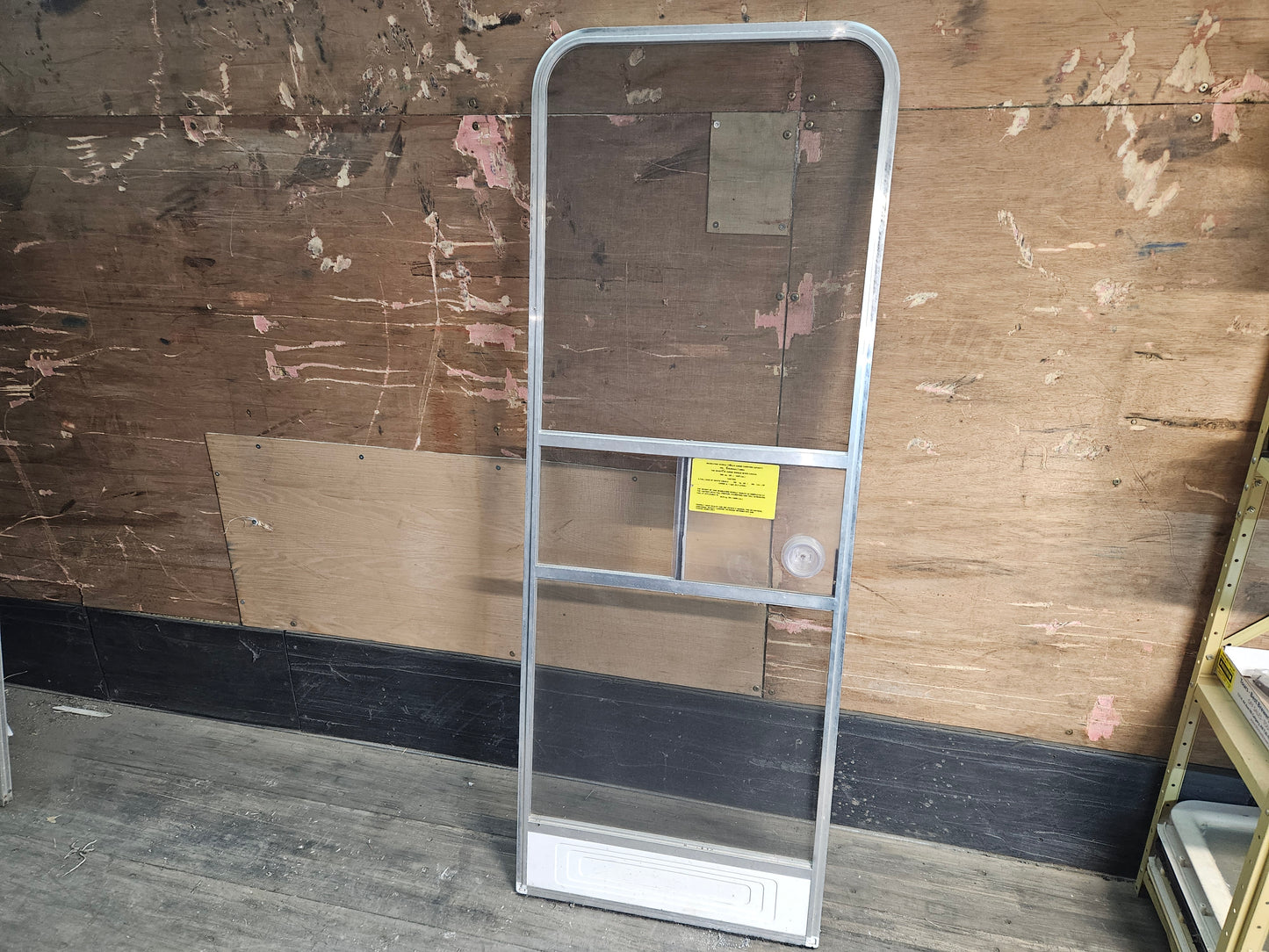 Screen door radius