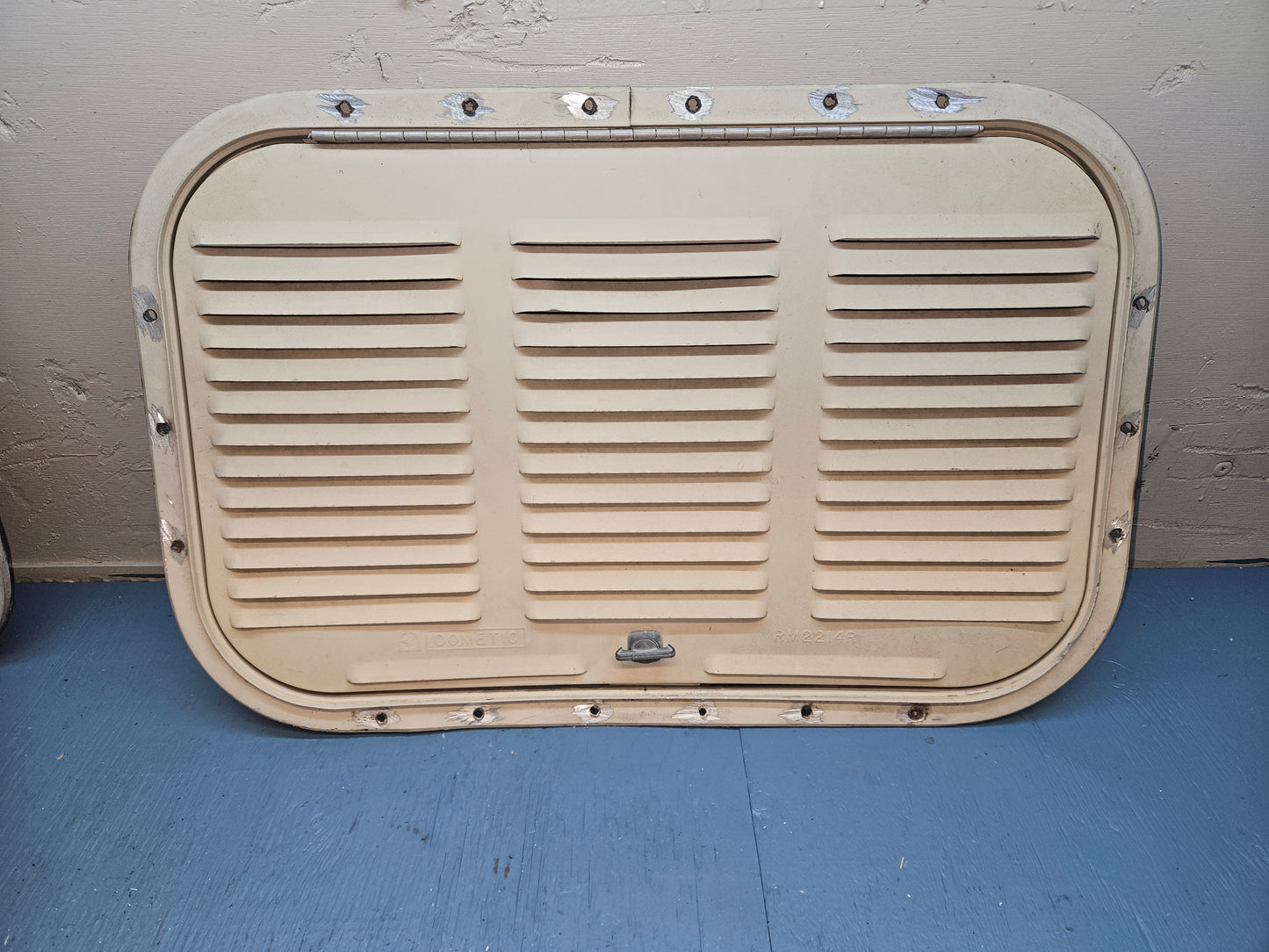 Dometic fridge vent