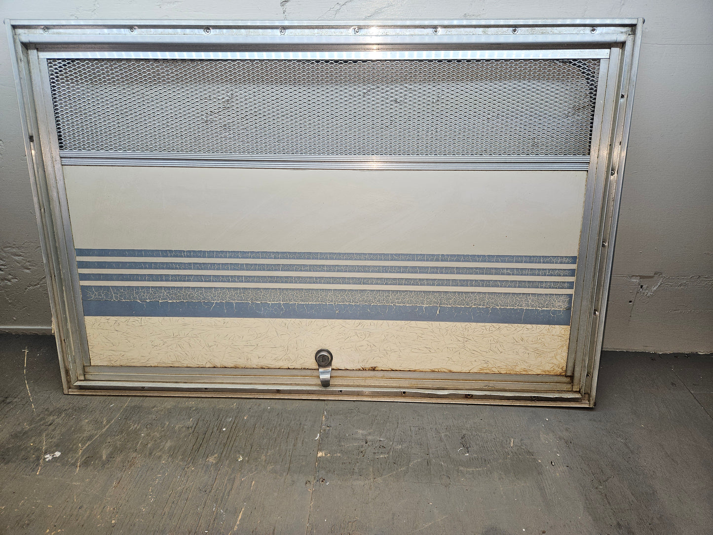 Cargo generator door