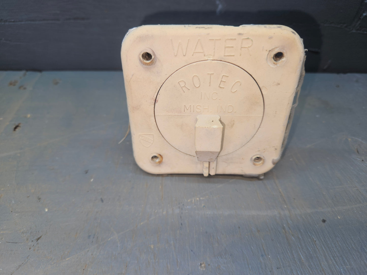 Gravity water fill
