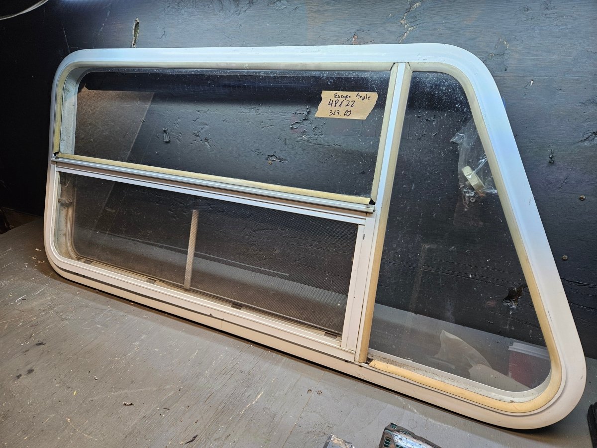 window angle cut white