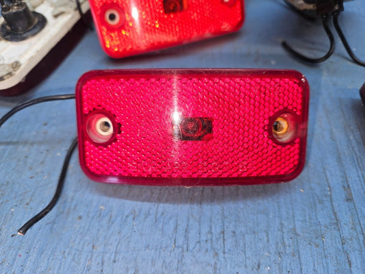 Marker light red