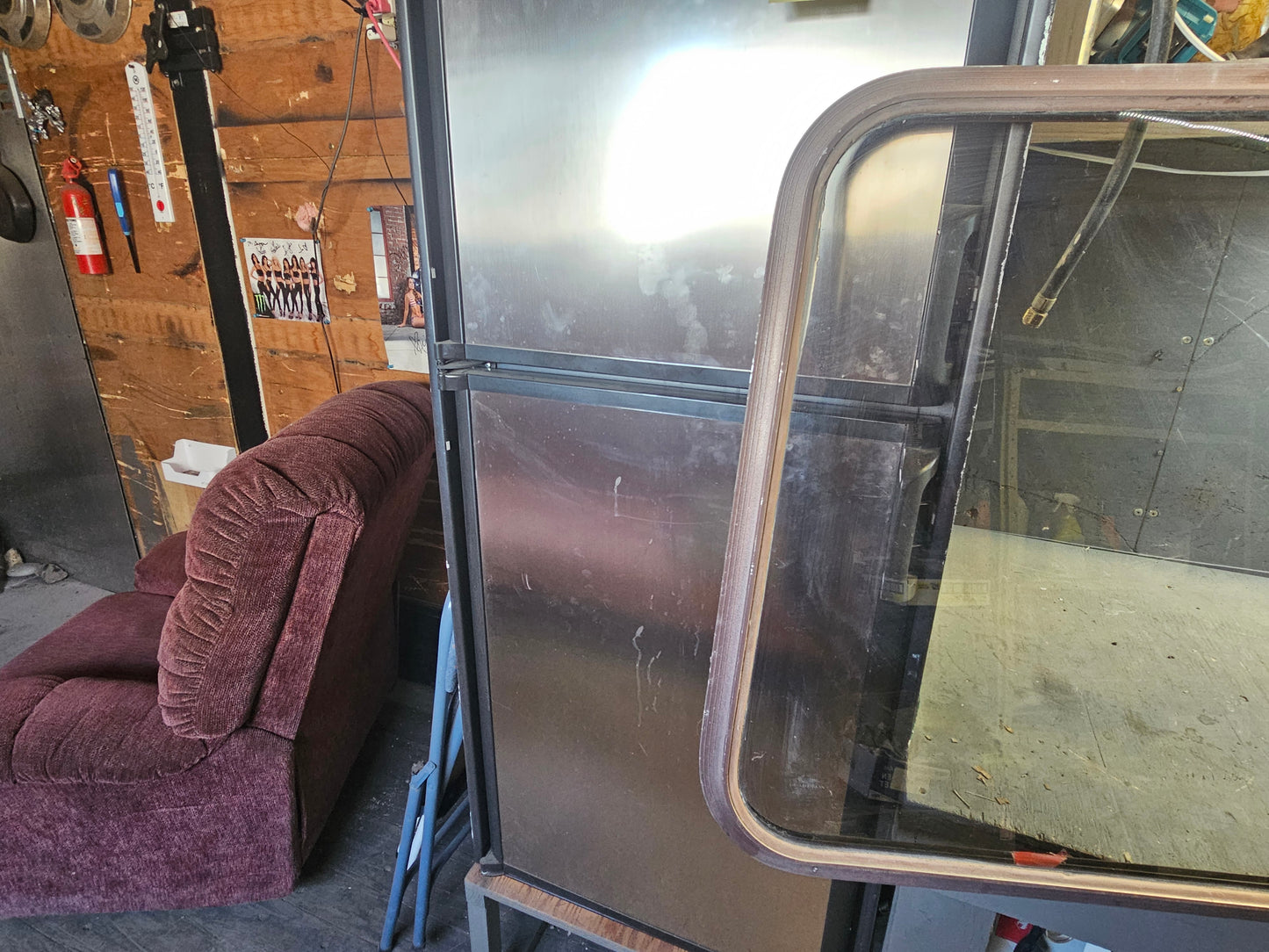 Brown non opening window