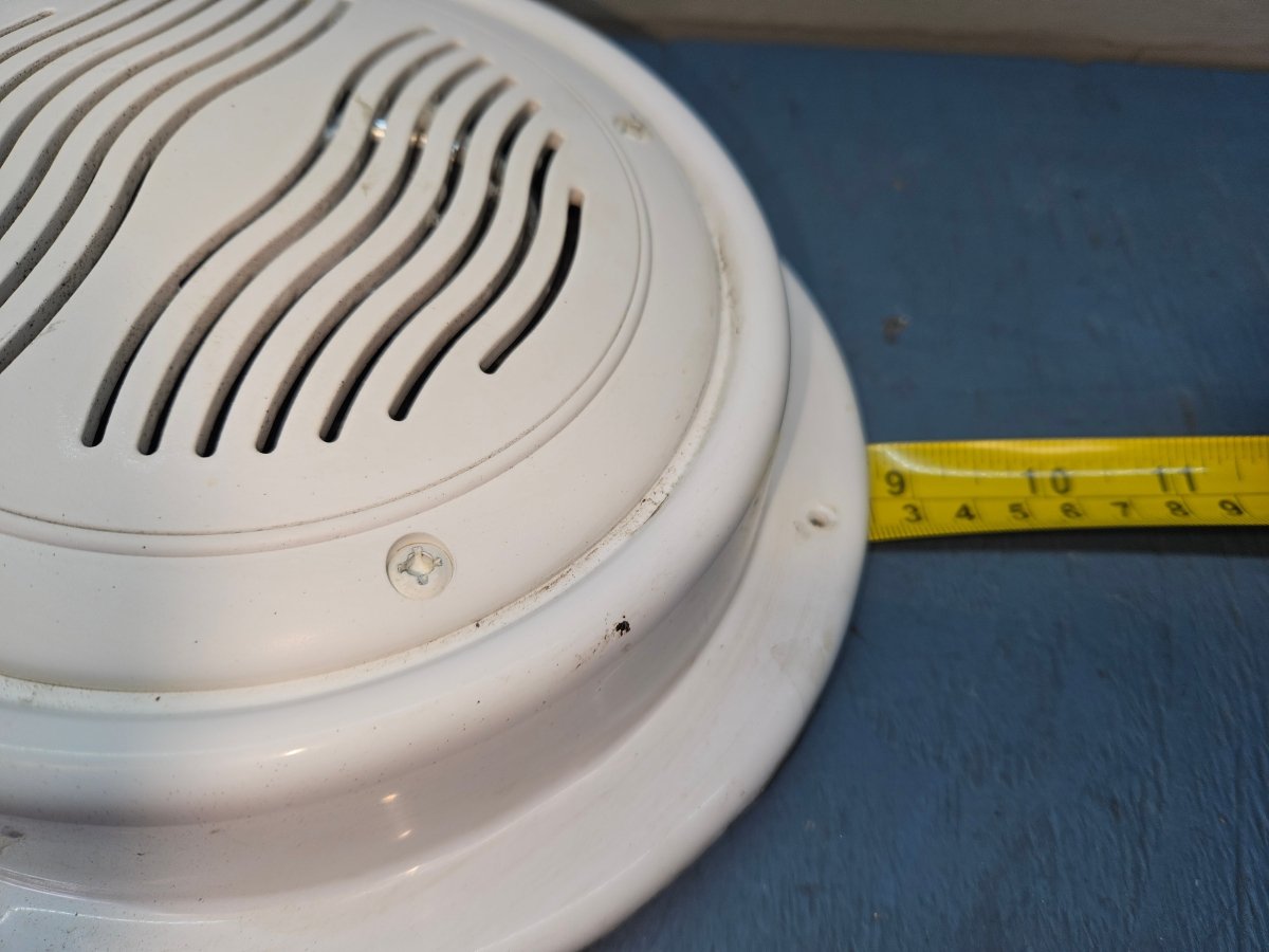 Outdoor stereo speaker