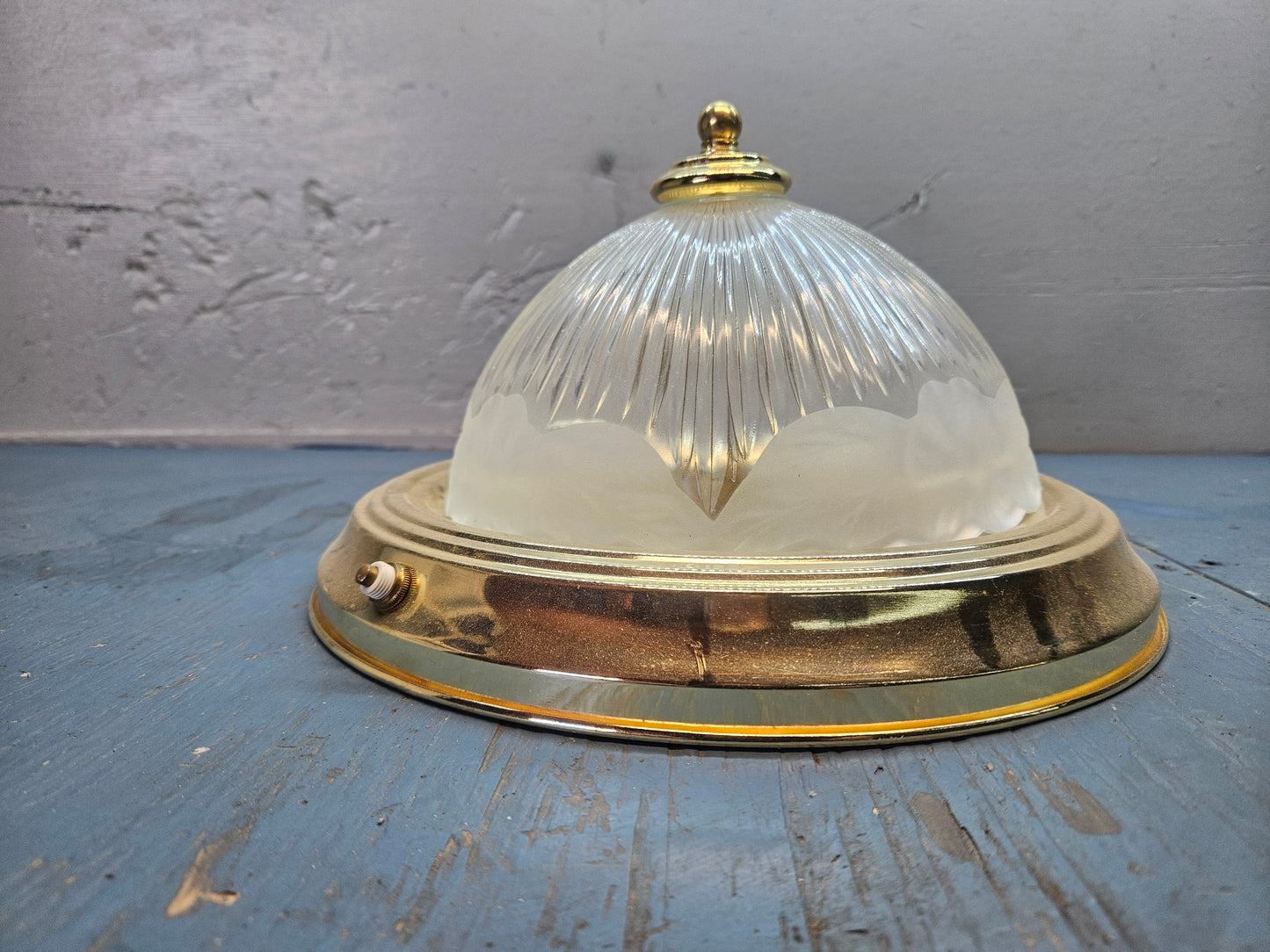 Ceiling mount light