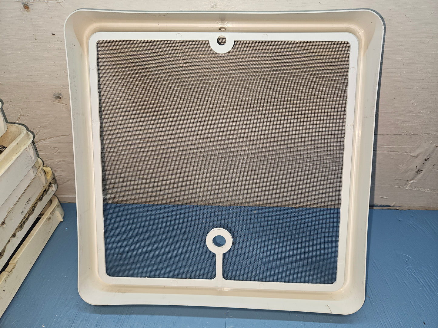 Roof vent screen