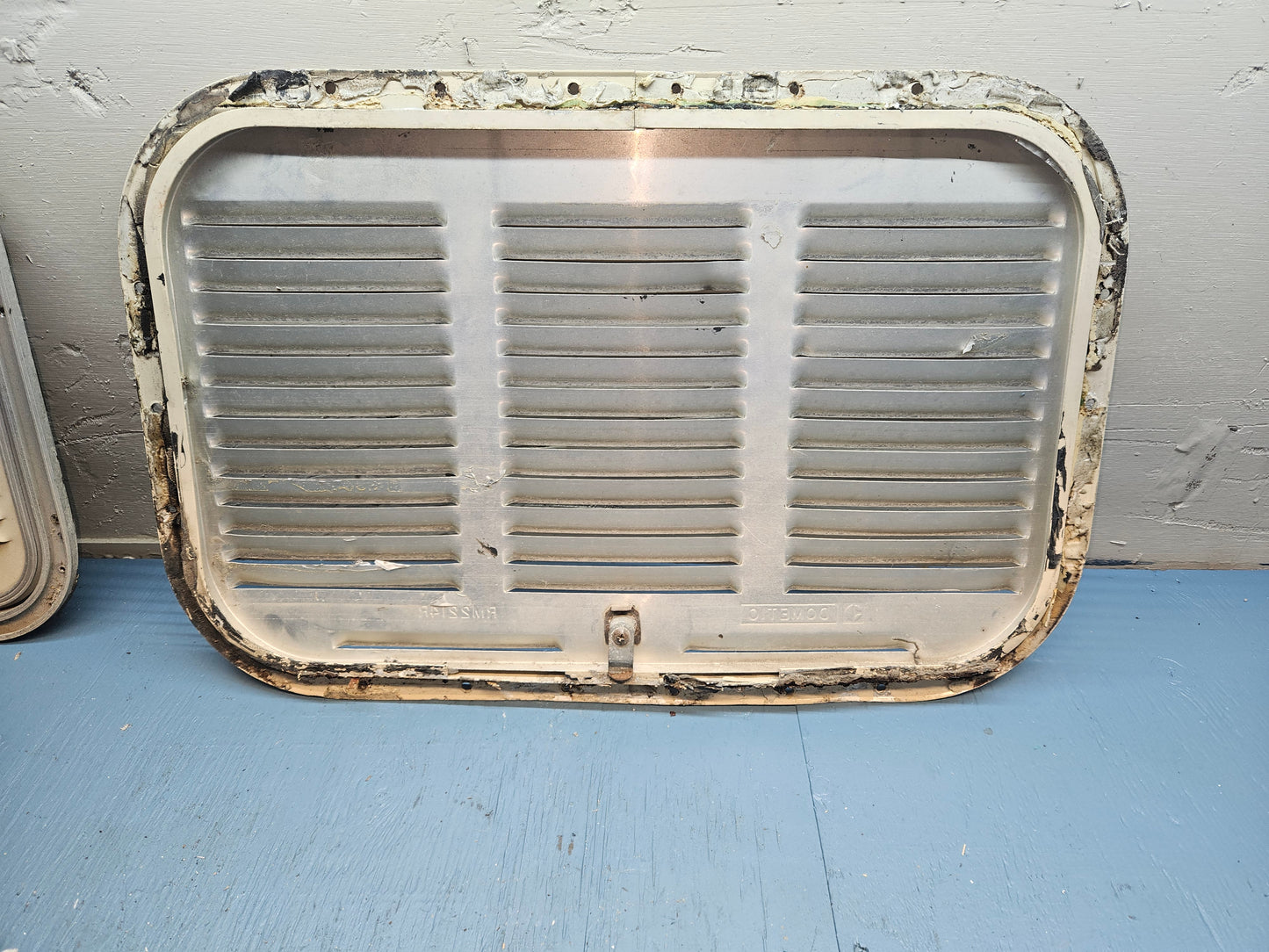 Dometic fridge vent